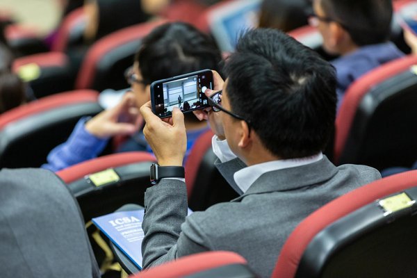 Transform Your Home Comfort: A Smartphone User's Guide to Mastering Air Conditioning Control;220Transform Your Home's Security with Smart Lighting: An Intuitive Guide Using Your Smartphone;220Transform Your Home's Ambiance: The Ultimate Smartphone-